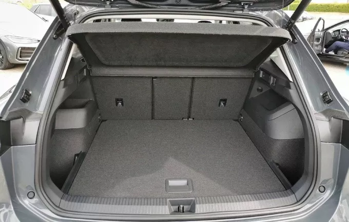 VOLKSWAGEN TIGUAN 2.0 TDI 150ch DSG7 VW Edition photo 10 0845