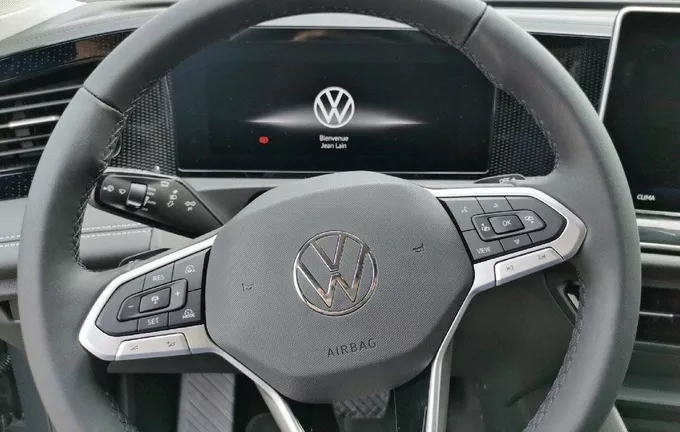 VOLKSWAGEN TIGUAN 2.0 TDI 150ch DSG7 VW Edition photo 12 0845