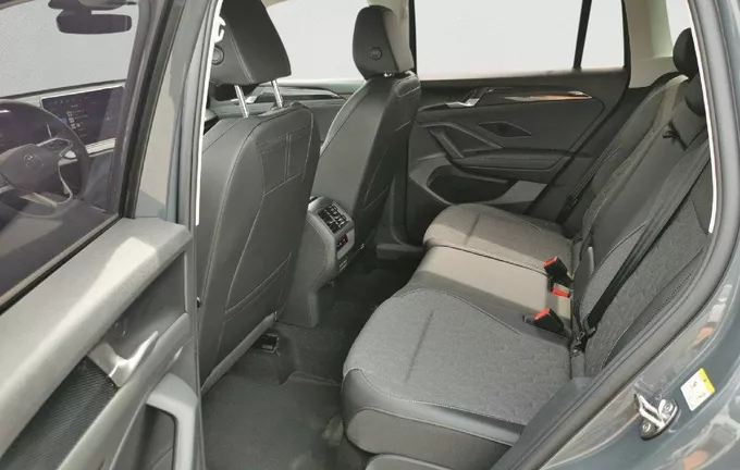 VOLKSWAGEN TIGUAN 2.0 TDI 150ch DSG7 VW Edition photo 17 0845
