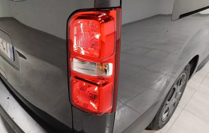 FIAT SCUDO Combi XL Diesel 180 ch Automatique photo 17 945196
