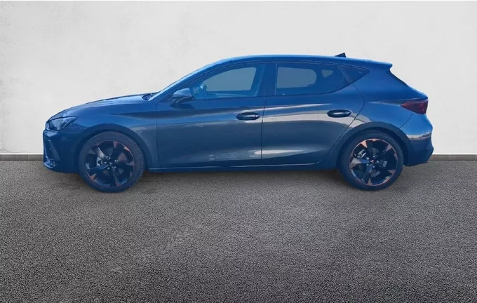 CUPRA LEON 1.5 eTSI Hybrid 150 ch DSG7 V extérieur trois quart arrière gauche 460219