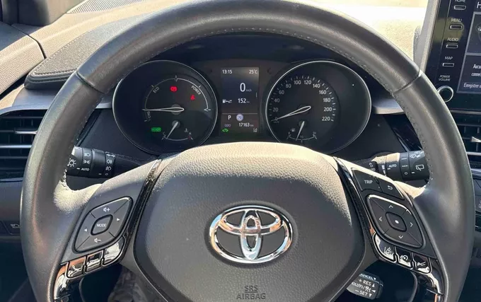TOYOTA C-HR Hybride 1.8L Dynamic Ultimate photo 17 1103972