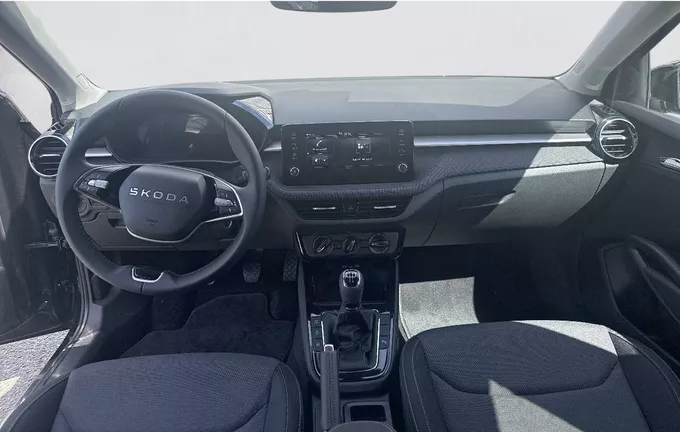 SKODA FABIA 1.0 TSI 95 ch EVO 2 BVM5 Selection extérieur trois quart avant droit 7036