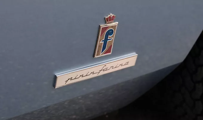 FERRARI 365 GT 2+2 extérieur trois quart arrière droit 2044275
