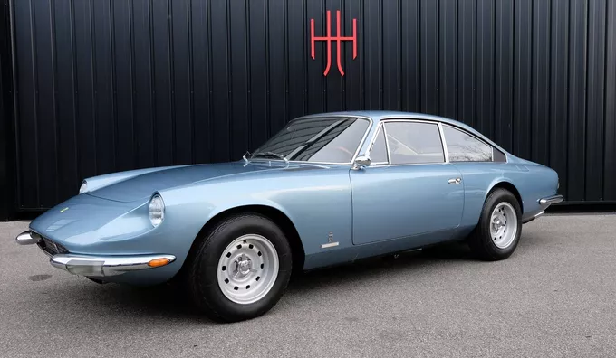 FERRARI 365 GT 2+2 photo 15 2044275