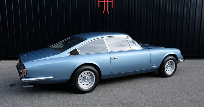 FERRARI 365 GT 2+2 photo 23 2044275