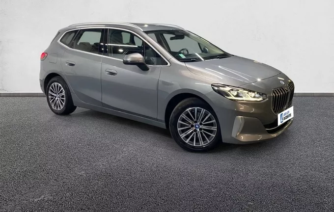 BMW SERIE 2 Active Tourer 225e xDrive 245 ch DKG7 Luxury extérieur trois quart avant droit 2129094