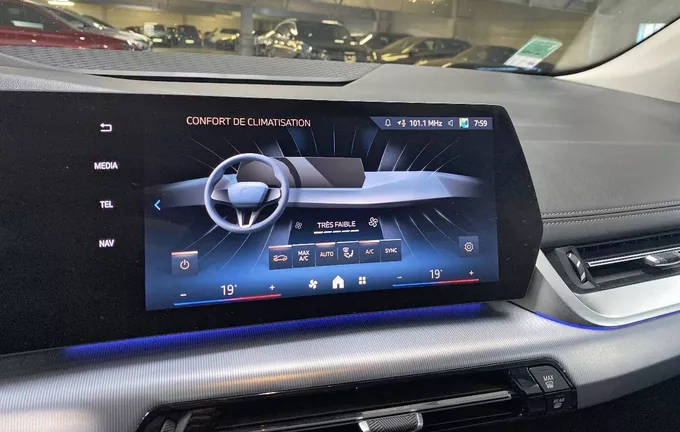 BMW SERIE 2 Active Tourer 225e xDrive 245 ch DKG7 Luxury photo 14 2129094