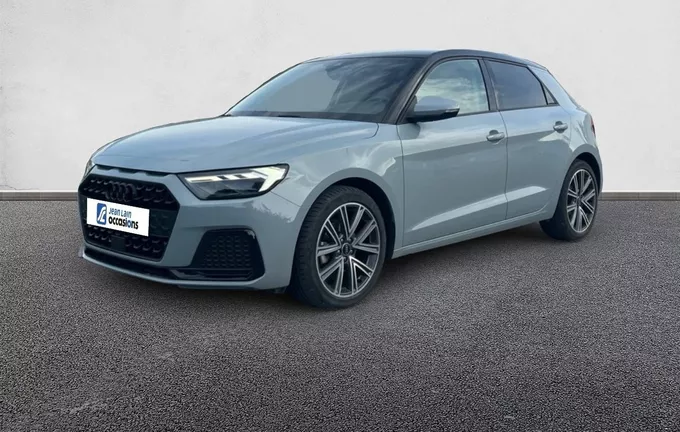 AUDI A1 Sportback 30 TFSI 116 ch S tronic 7 Design extérieur trois quart avant gauche 560511
