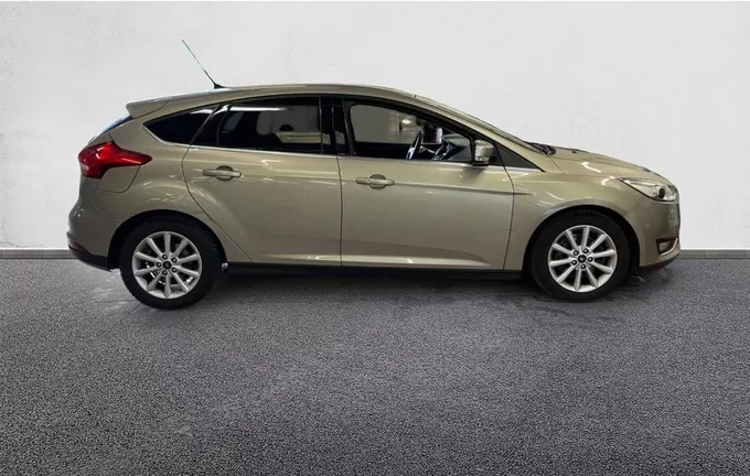 FORD FOCUS 1.5 EcoBoost 150 S&S Titanium extérieur côté droit 213079