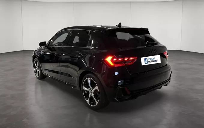 AUDI A1 Sportback 30 TFSI 116 ch S tronic 7 S Line extérieur trois quart arrière gauche 2132524