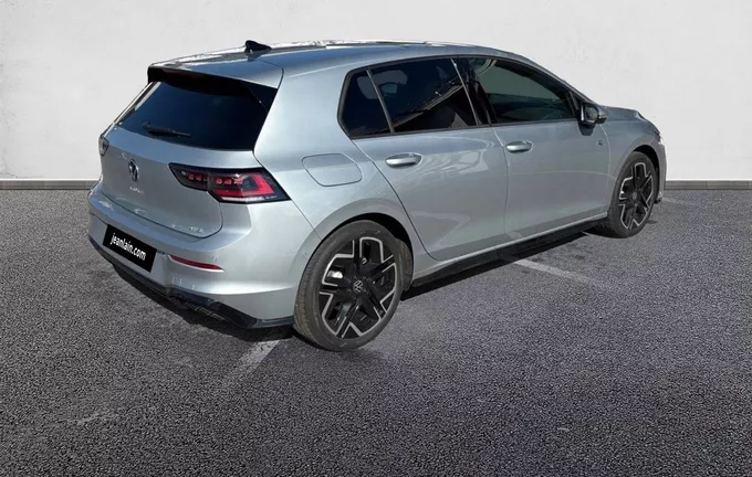 VOLKSWAGEN GOLF 1.5 eTSI EVO2 150 DSG7 R-Line Edition extérieur trois quart arrière droit 9538