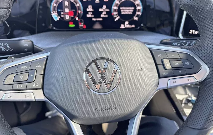 VOLKSWAGEN GOLF 1.5 eTSI EVO2 150 DSG7 R-Line Edition photo 12 9538