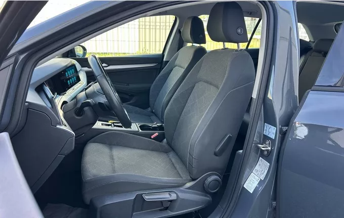 VOLKSWAGEN GOLF SW 2.0 TDI SCR 150 DSG7 Life Business extérieur trois quart arrière droit 212803