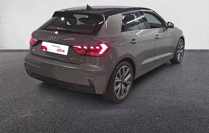 AUDI A1 Sportback 30 TFSI 116 ch S tronic 7 Design extérieur trois quart arrière droit 2129378