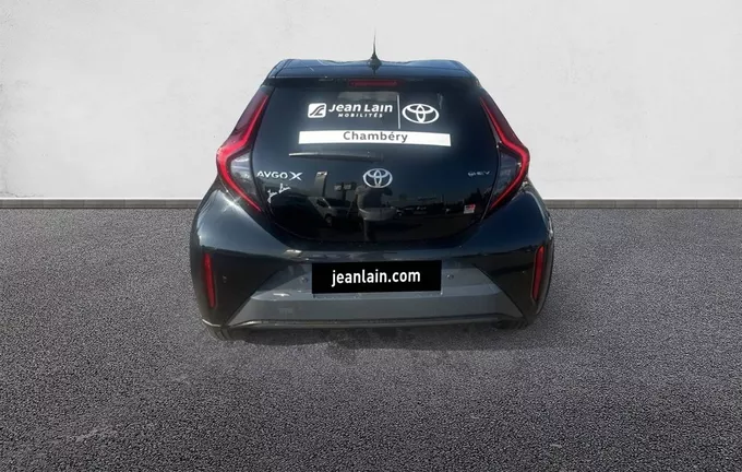 TOYOTA AYGO X Hybride 116h GR Sport extérieur arrière 201727