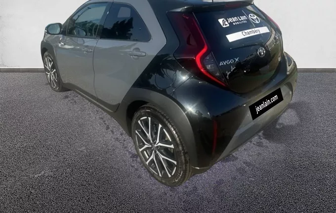 TOYOTA AYGO X Hybride 116h GR Sport extérieur trois quart arrière gauche 201727
