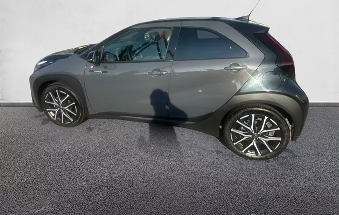 TOYOTA AYGO X Hybride 116h GR Sport extérieur côté gauche 201727
