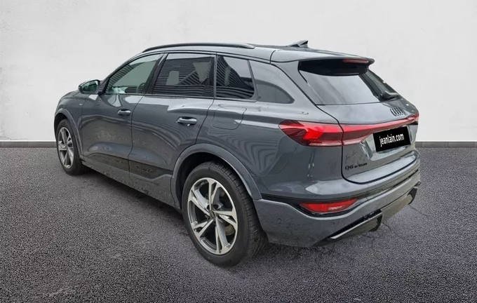 AUDI Q6 E-TRON 428 ch 100 kWh quattro Competition extérieur trois quart arrière gauche 5939