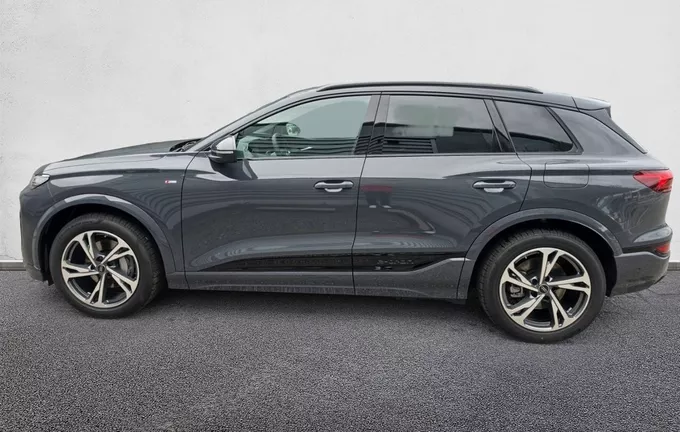 AUDI Q6 E-TRON 428 ch 100 kWh quattro Competition extérieur côté gauche 5939