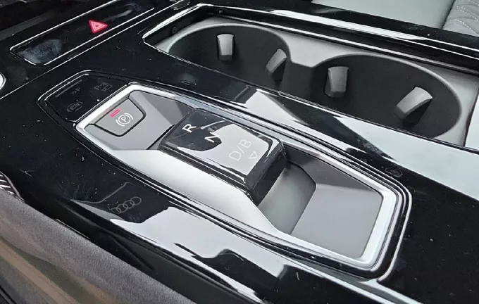 AUDI Q6 E-TRON 428 ch 100 kWh quattro Competition photo 13 5939