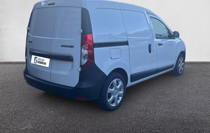 DACIA DOKKER VAN 1.5 DCI 90 extérieur trois quart arrière droit 106104