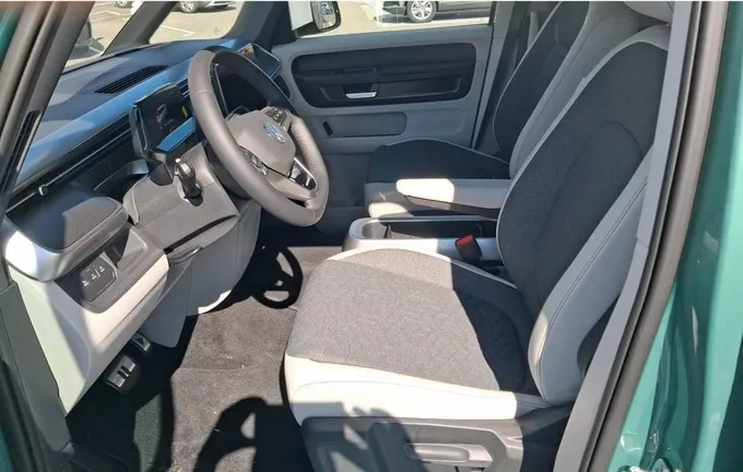VOLKSWAGEN UTILITAIRES ID BUZZ ID. Buzz 286 ch Pro Court extérieur trois quart arrière droit 1013