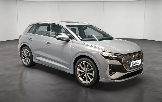 AUDI Q4 E-TRON 45 265 ch 82 kWh quattro S line extérieur trois quart avant droit 2133316