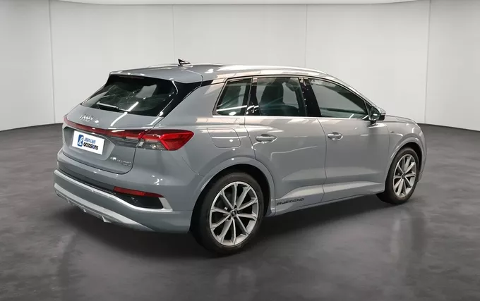 AUDI Q4 E-TRON 45 265 ch 82 kWh quattro S line extérieur trois quart arrière droit 2133316