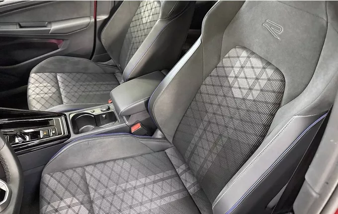 VOLKSWAGEN GOLF 1.5 eTSI EVO2 150 DSG7 R-Line Edition extérieur côté droit 2125965