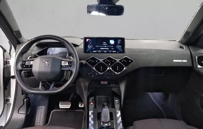 DS DS3 Crossback PureTech 130 EAT8 Performance Line extérieur côté gauche 946522