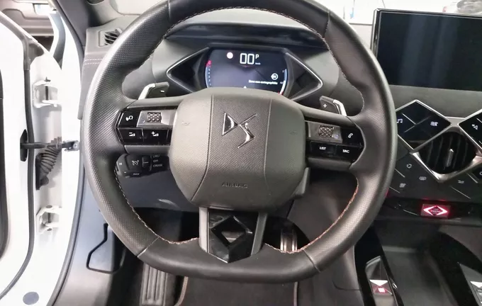 DS DS3 Crossback PureTech 130 EAT8 Performance Line photo 9 946522