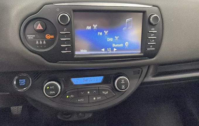 TOYOTA YARIS 70 VVT-i 20eme anniversaire photo 14 1103568