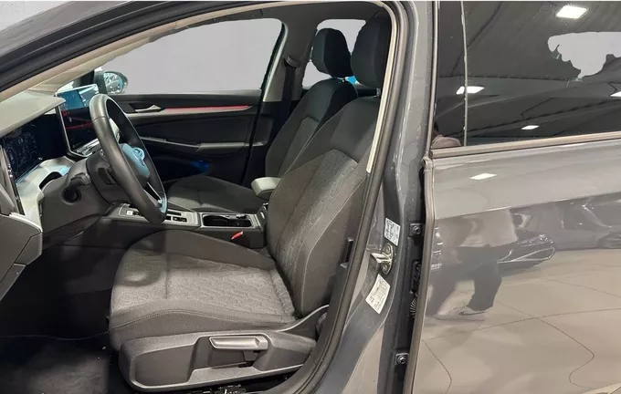 VOLKSWAGEN GOLF 1.5 eTSI EVO2 116 DSG7 VW Edition extérieur trois quart arrière droit 2130948