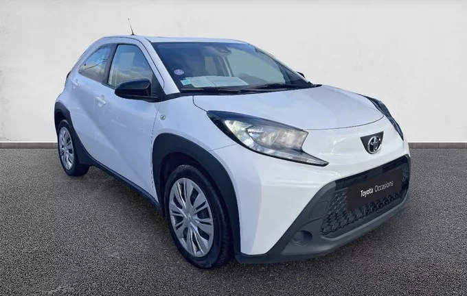 TOYOTA AYGO X 1.0 VVT-i 72 Dynamic extérieur trois quart avant droit 1102754