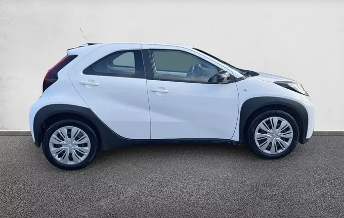 TOYOTA AYGO X 1.0 VVT-i 72 Dynamic extérieur côté droit 1102754
