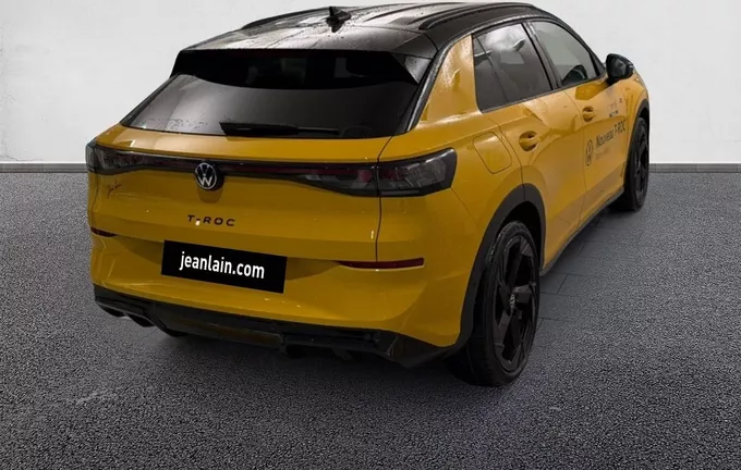 VOLKSWAGEN T-ROC 1.5 eTSI EVO2 Hybrid 150 ch DSG7 R-Line extérieur trois quart arrière droit 9697