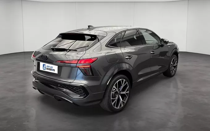 AUDI Q3 Sportback TFSI 150 ch Hybride S tronic 7 S line extérieur trois quart arrière droit 5763