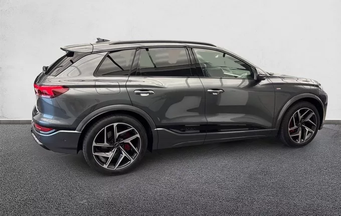 AUDI Q6 E-TRON 428 ch 100 kWh quattro S line extérieur côté droit 0712