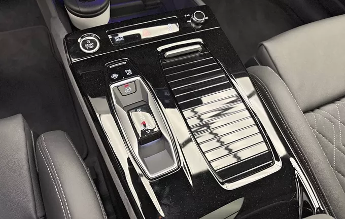 AUDI Q6 E-TRON 428 ch 100 kWh quattro S line photo 13 0712