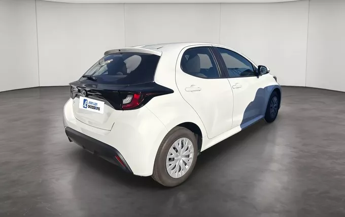 TOYOTA YARIS 70 VVT-i Dynamic Business extérieur trois quart arrière droit 1103932