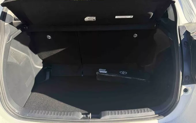 TOYOTA YARIS 70 VVT-i Dynamic Business photo 10 1103932