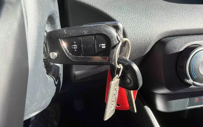 TOYOTA YARIS 70 VVT-i Dynamic Business photo 19 1103932