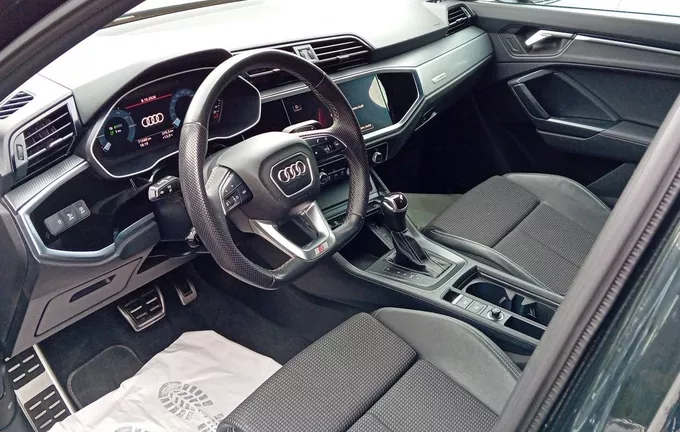AUDI Q3 45 TFSIe 245 ch S tronic 6 S line photo 11 561006