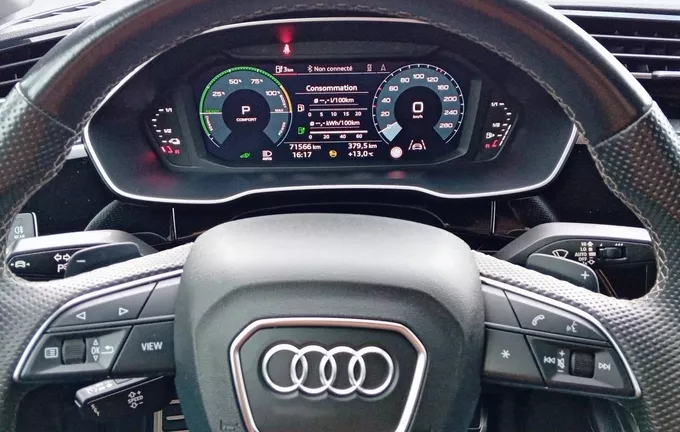 AUDI Q3 45 TFSIe 245 ch S tronic 6 S line photo 12 561006