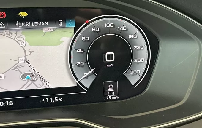 AUDI Q5 50 TFSIe 299 S tronic 7 Quattro S line photo 22 2129208
