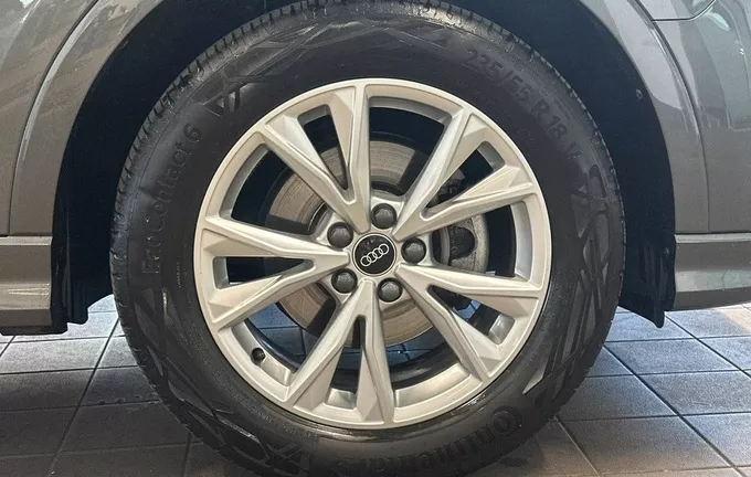 AUDI Q3 35 TDI 150 ch S tronic 7 S line plus photo 9 2128420