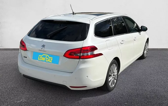 PEUGEOT 308 SW 1.6 BlueHDi 120ch S&S EAT6 Allure extérieur trois quart arrière droit 213057