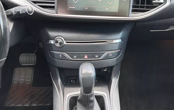 PEUGEOT 308 SW 1.6 BlueHDi 120ch S&S EAT6 Allure photo 14 213057