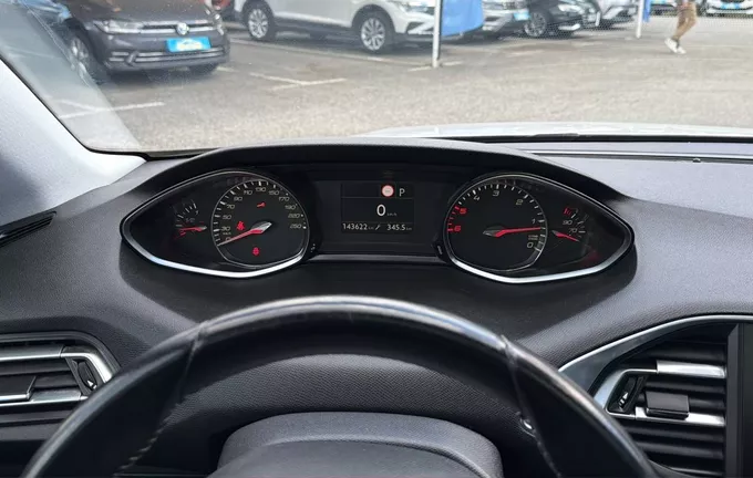 PEUGEOT 308 SW 1.6 BlueHDi 120ch S&S EAT6 Allure photo 16 213057